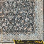 فرش 700 شانه طرح افشان آترین زمینه دودی کاشان - فرش ارزان قیمت 700 شانه - فرش گوزل کاشان